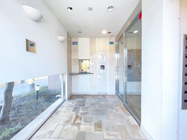 ��t���s��s�V�c5���ڂ̒��Ã}���V�����̃G���g�����X