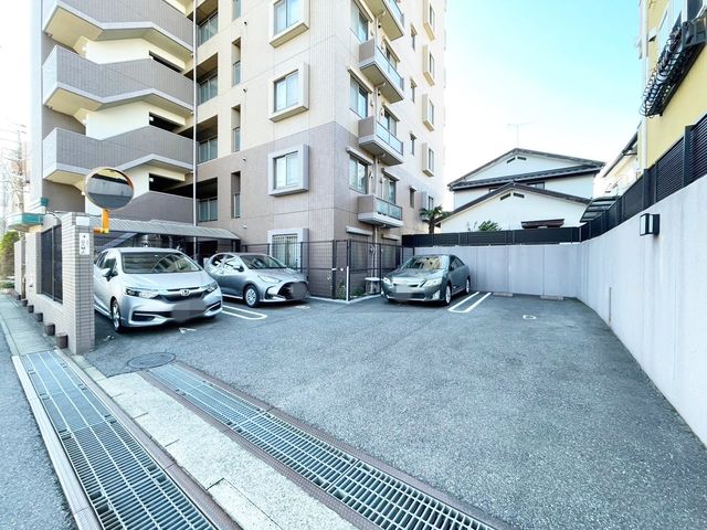 ��t���s��s�V�c5���ڂ̒��Ã}���V�����̒��ԏ�