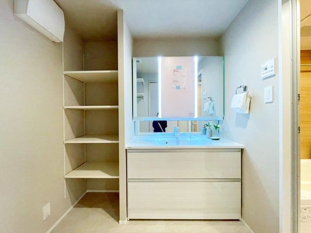 ��t���s��s�V�c5���ڂ̒��Ã}���V�����̐��ʑ�E���ʏ�