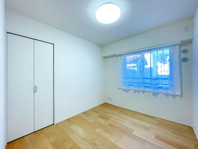 ��t���s��s�V�c5���ڂ̒��Ã}���V�����̐Q��