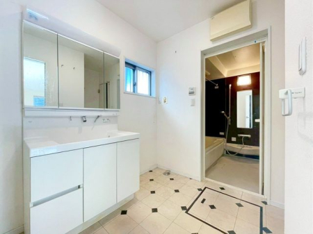 ��t���s��s����5���ڂ̒��È�ˌ��Ă̐��ʑ�E���ʏ�