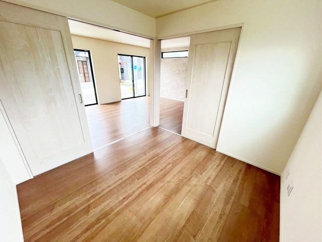 ��t���s��s�{�v��4���ڂ̐V�z��ˌ��Ă̎q������