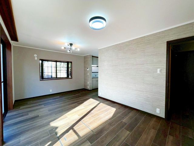 ��t���s��s���䒬1���ڂ̒��È�ˌ��ẴL�b�`��