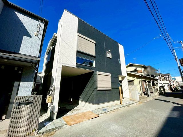 ��t���D���s�l��1���ڂ̐V�z��ˌ��Ă̌��n�O�ώʐ^