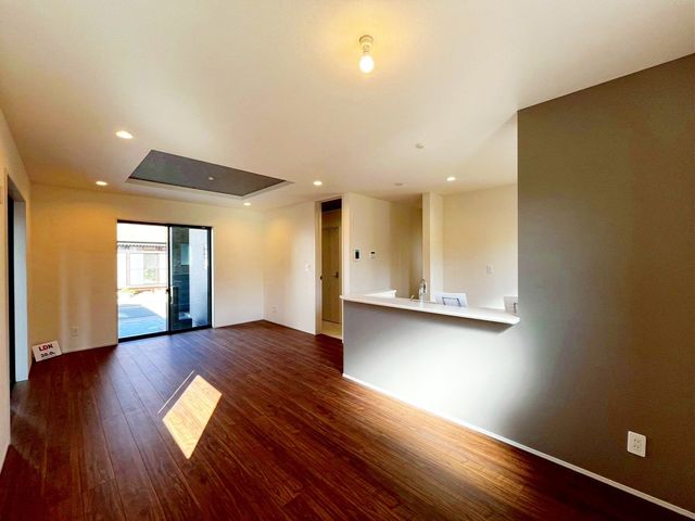 ��t�����ˎs��ʖx �̐V�z��ˌ��Ẵ��r���O