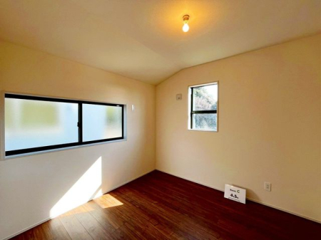 ��t�����ˎs��ʖx �̐V�z��ˌ��Ă̐Q��