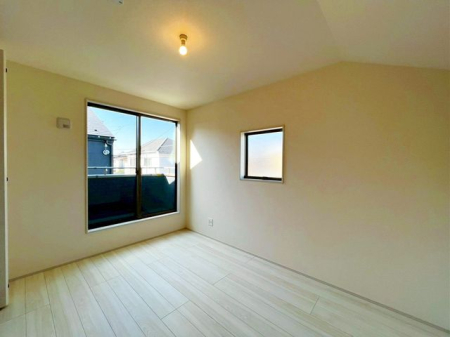 ��t�����ˎs��ʖx �̐V�z��ˌ��Ă̎q������