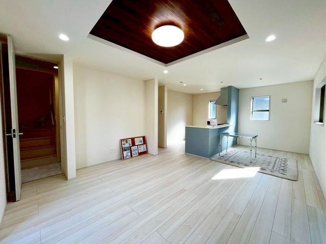 ��t�����ˎs��ʖx �̐V�z��ˌ��Ẵ��r���O