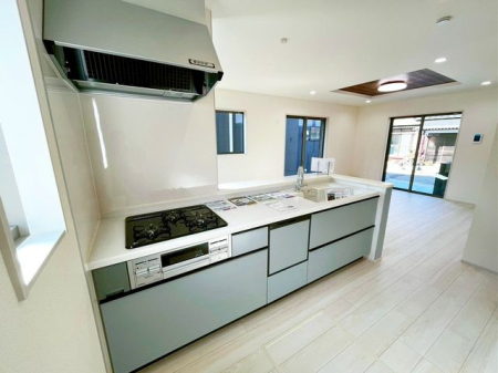 ��t�����ˎs��ʖx �̐V�z��ˌ��ẴL�b�`��