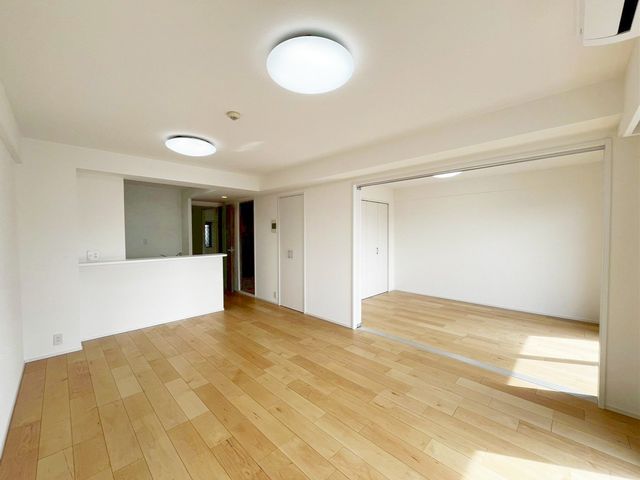 ��t���D���s�C�_����1���ڂ̒��Ã}���V�����̃��r���O