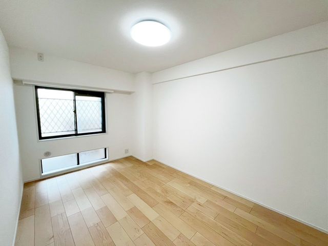 ��t���D���s�C�_����1���ڂ̒��Ã}���V�����̐Q��