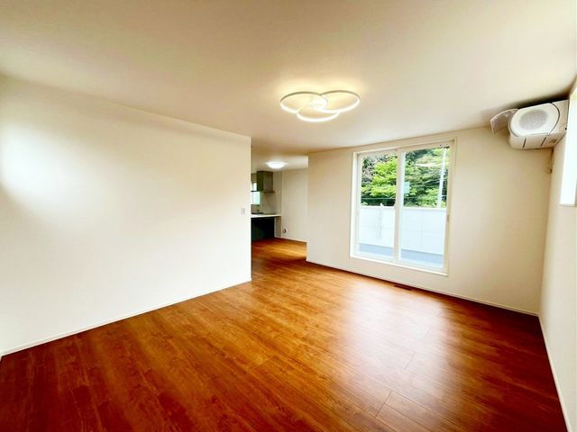 ��t���s��s���䒬1���ڂ̐V�z��ˌ��Ẵ��r���O