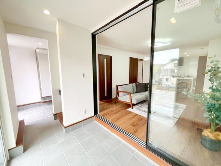 ��t���s��s���䒬1���ڂ̐V�z��ˌ��Ẵo���R�j�[