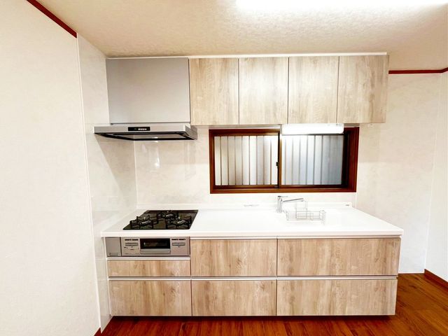 ��t���s��s�]�J4���ڂ̒��È�ˌ��ẴL�b�`��