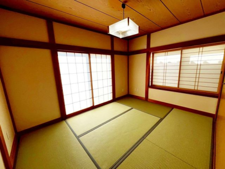 ��t���s��s�]�J4���ڂ̒��È�ˌ��Ă̎q������