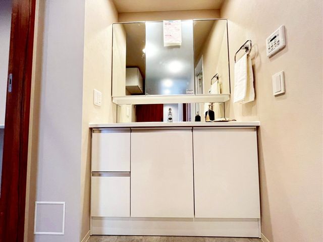 ��t���s��s��F3���ڂ̒��Ã}���V�����̐��ʑ�E���ʏ�