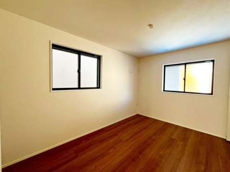 ��t���s��s���c4���ڂ̐V�z��ˌ��Ă̎q������