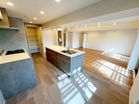 ��t���s��s����2���ڂ̒��Ã}���V�����̃��r���O