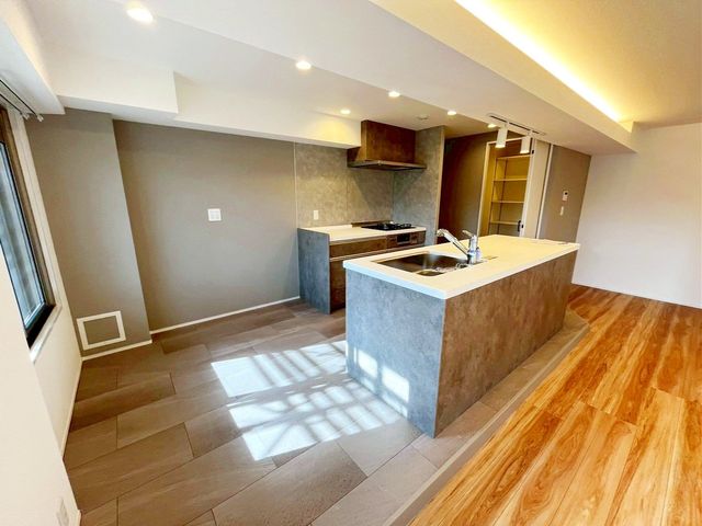 ��t���s��s����2���ڂ̒��Ã}���V�����̃L�b�`��