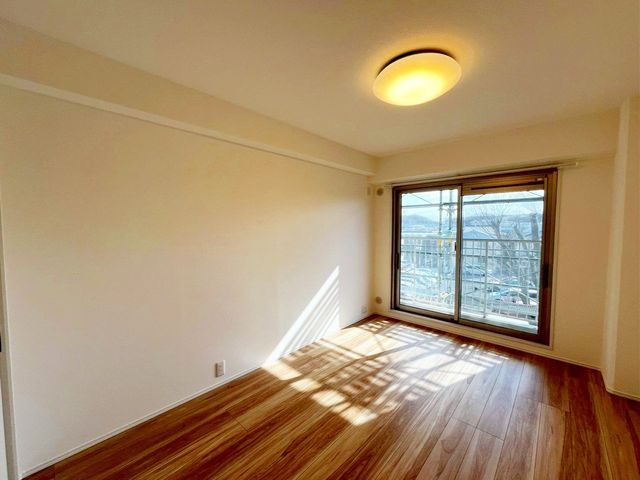 ��t���s��s����2���ڂ̒��Ã}���V�����̐Q��