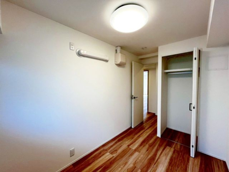 ��t���s��s����2���ڂ̒��Ã}���V�����̎q������