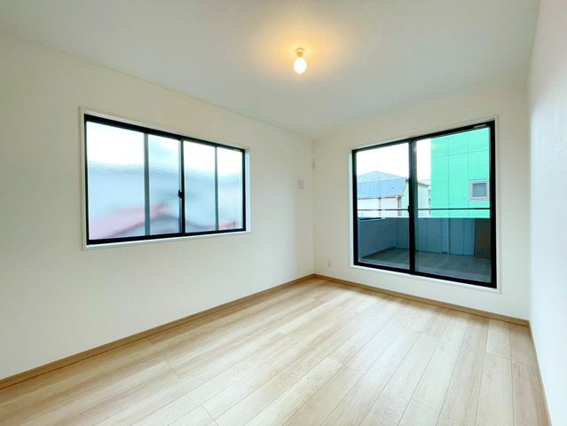 ��t���s��s���h1���ڂ̐V�z��ˌ��Ă̎q������