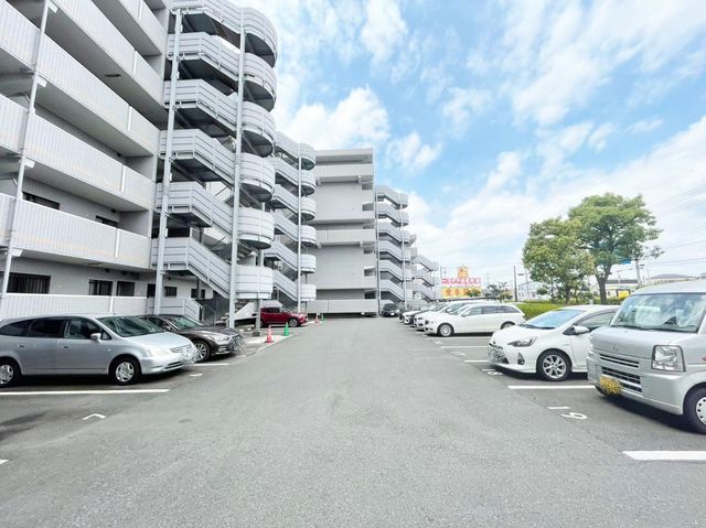 ��t���s��s�k����4���ڂ̒��Ã}���V�����̒��ԏ�