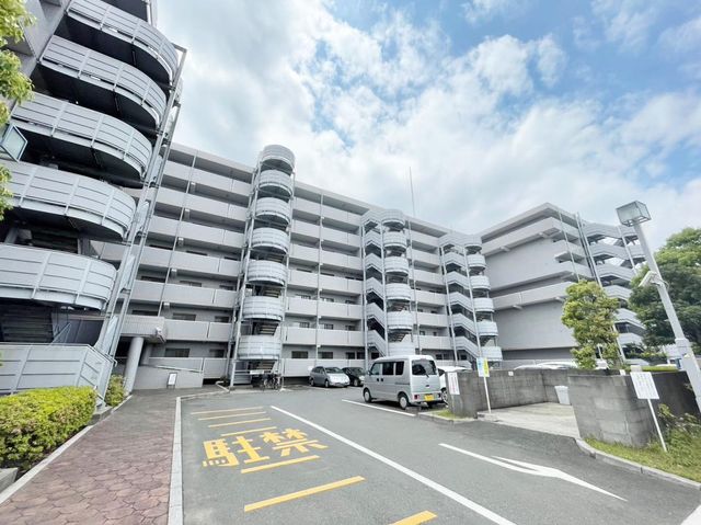 ��t���s��s�k����4���ڂ̒��Ã}���V�����̌��n�O�ώʐ^