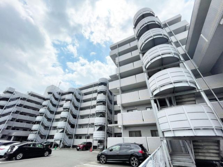 ��t���s��s�k����4���ڂ̒��Ã}���V�����̌��n�O�ώʐ^