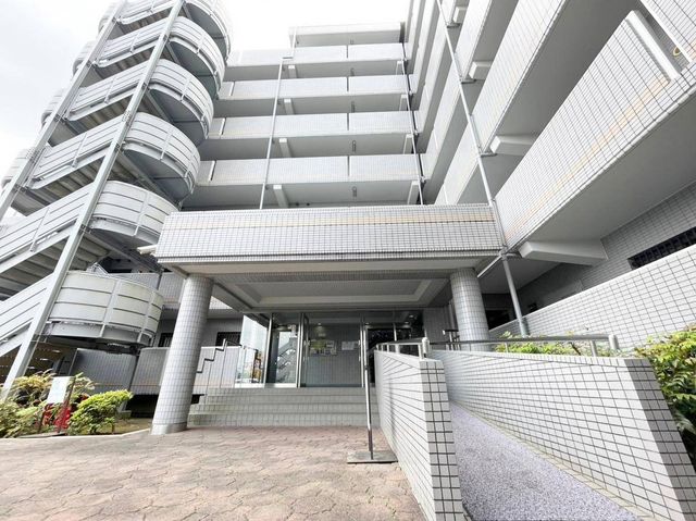 ��t���s��s�k����4���ڂ̒��Ã}���V�����̃G���g�����X