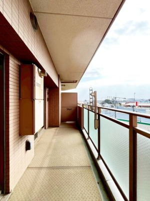 ��t���D���s����1���ڂ̒��Ã}���V�����̃o���R�j�[