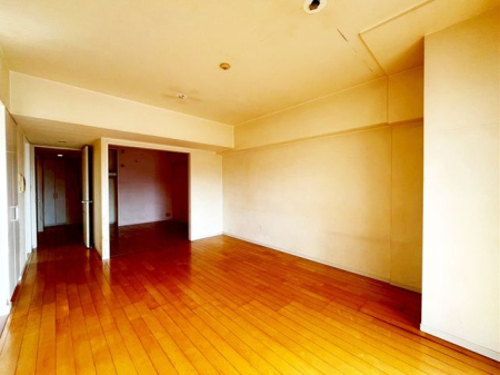 ��t���D���s����1���ڂ̒��Ã}���V�����̃��r���O