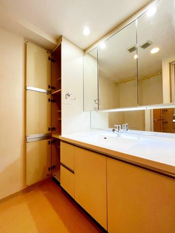 ��t���D���s����1���ڂ̒��Ã}���V�����̐��ʑ�E���ʏ�