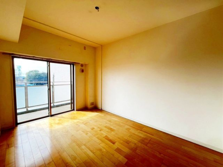 ��t���D���s����1���ڂ̒��Ã}���V�����̐Q��