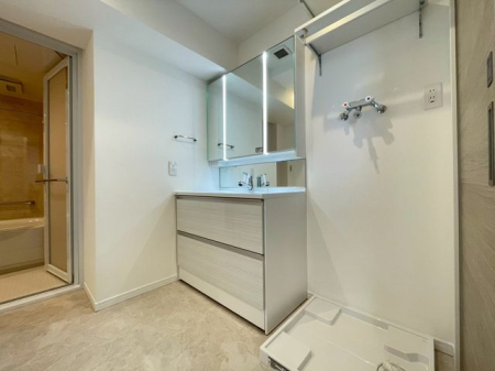 ��t���D���s�{�{2���ڂ̒��Ã}���V�����̐��ʑ�E���ʏ�