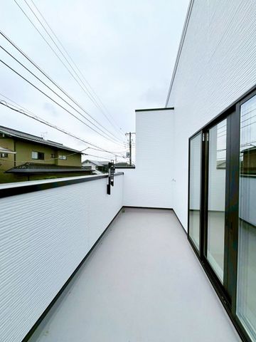 ��t���s��s������3���ڂ̐V�z��ˌ��Ẵo���R�j�[