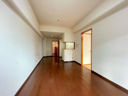 ��t���s��s�V�c5���ڂ̒��Ã}���V�����̃��r���O