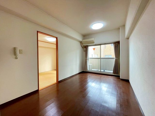 ��t���s��s�V�c5���ڂ̒��Ã}���V�����̃��r���O