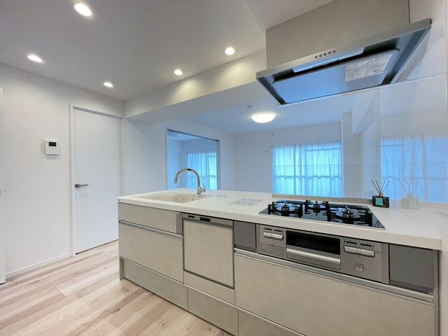 ��t���s��s��1���ڂ̒��Ã}���V�����̃L�b�`��