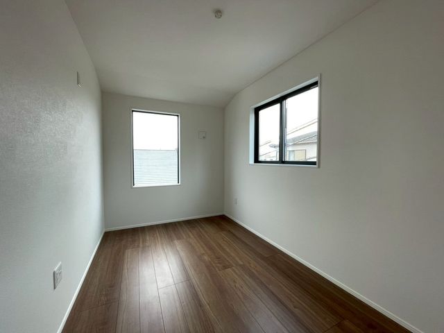 ��t���D���s��{�� �̐V�z��ˌ��Ă̐Q��