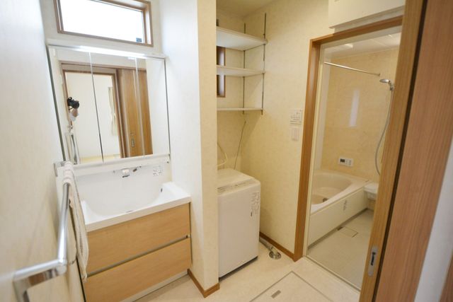 ��t���s��s���{��5���ڂ̒��È�ˌ��Ă̐��ʑ�E���ʏ�