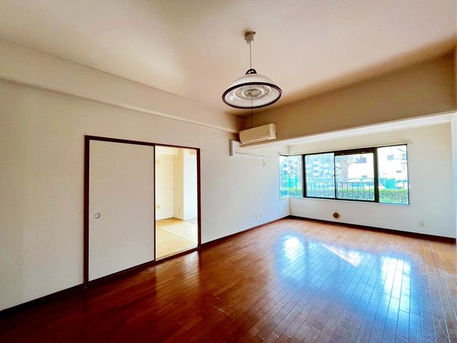 ��t���D���s�{���R4���ڂ̒��Ã}���V�����̃��r���O