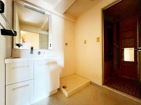 ��t���D���s�{���R4���ڂ̒��Ã}���V�����̐��ʑ�E���ʏ�