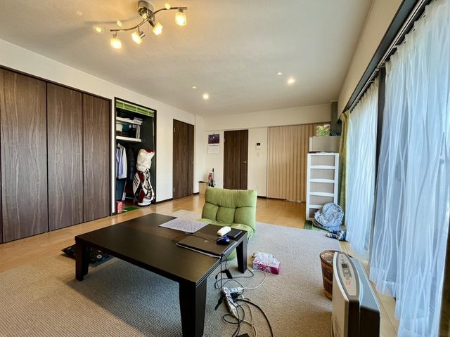 ��t���s��s���^��2���ڂ̒��Ã}���V�����̃��r���O