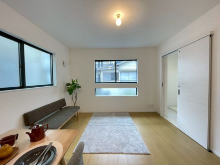 ��t���s��s�S��1���ڂ̐V�z��ˌ��Ẵ��r���O