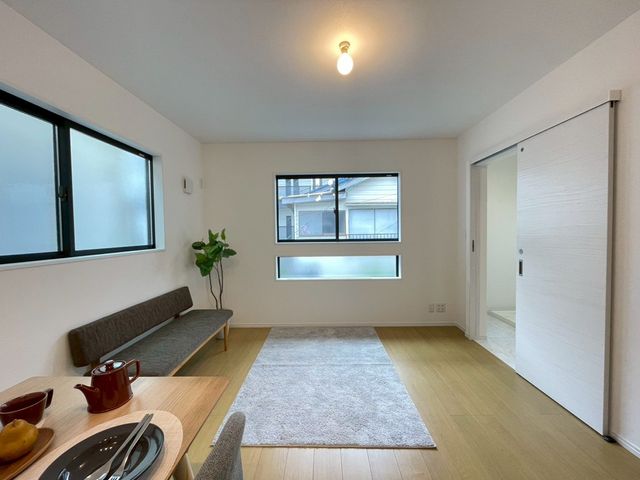 ��t���s��s�S��1���ڂ̐V�z��ˌ��Ẵ��r���O