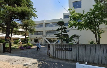 ��t���D���s����4���ڂ̓y�n�̎��ӊ�