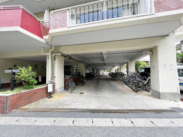 ��t���s��s�s���3���ڂ̒��Ã}���V�����̃G���g�����X