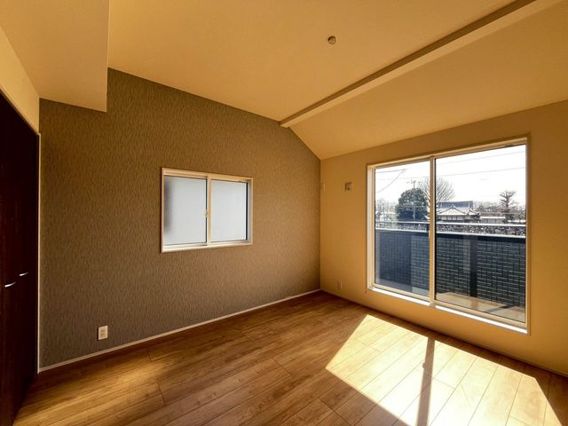 ��t���s��s����5���ڂ̐V�z��ˌ��Ă̐Q��