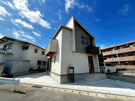 ��t���s��s����1���ڂ̐V�z��ˌ��Ă̌��n�O�ώʐ^